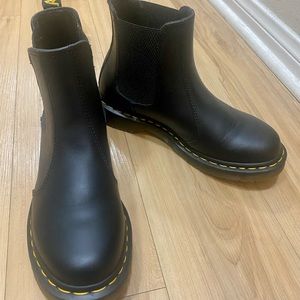 Dr Martens 2976 Chelsea Boot Size 8